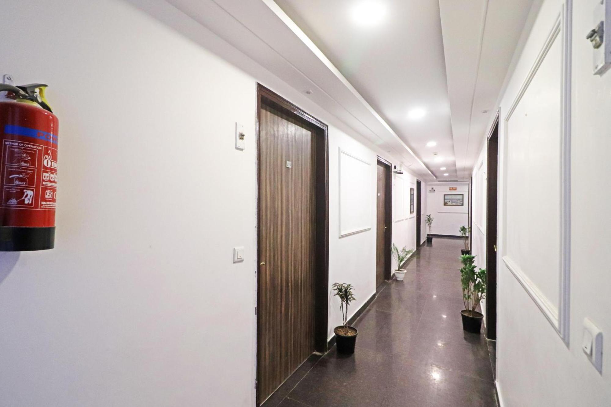 Hotel Mayda Prime Near Delhi Airport Neu-Delhi Exterior foto