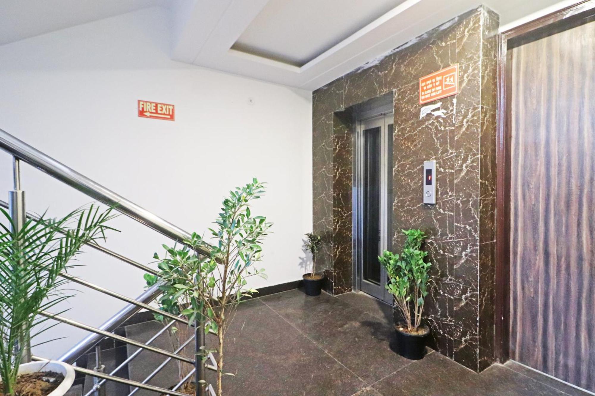 Hotel Mayda Prime Near Delhi Airport Neu-Delhi Exterior foto